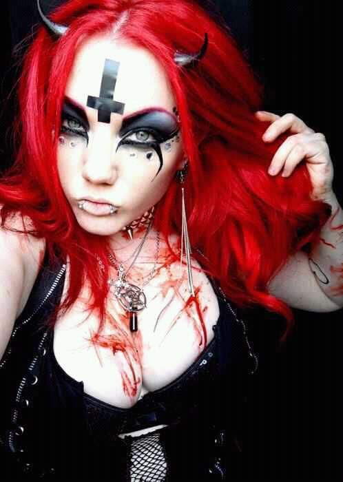 20 Devil Halloween Makeup Ideas for Women - Flawssy
Devil Costume For Women Makeup
