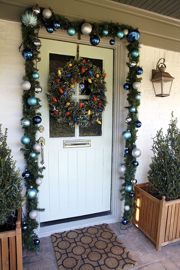 30 Creative Front Door Christmas Decorations Flawssy