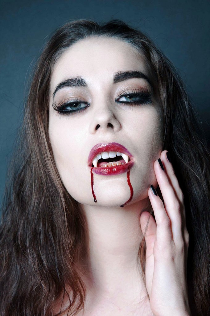 20 Halloween Vampire Makeup Ideas for Women Flawssy 20 Halloween Vampire Makeup Ideas for Women Flawssy