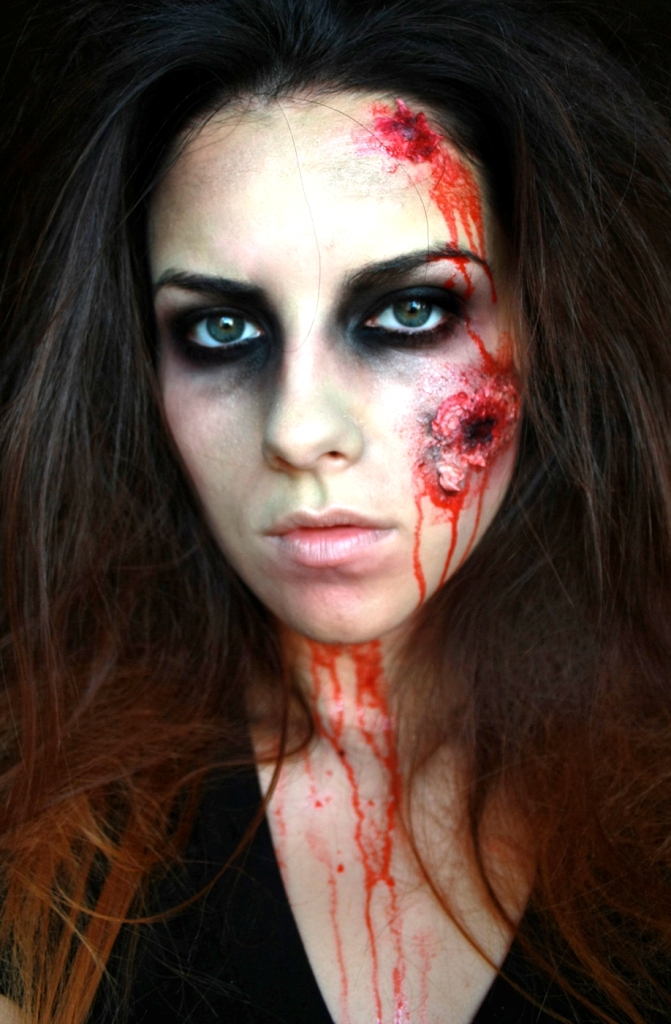 30 Halloween Zombie Makeup Ideas for Women - Flawssy