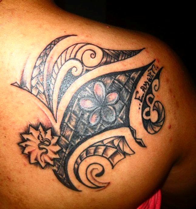 espalda omoplate tatoo plusieurs tatouages tatoeages flawssy fiji omoplato fidji bandages