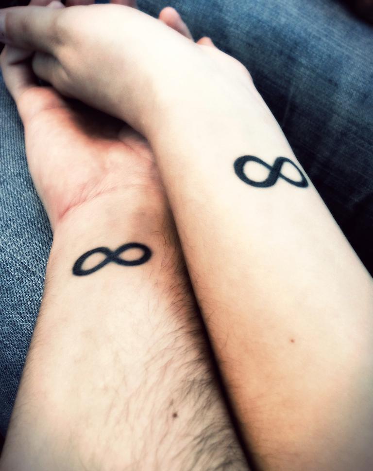 10 Small Love Tattoos For Women - Flawssy