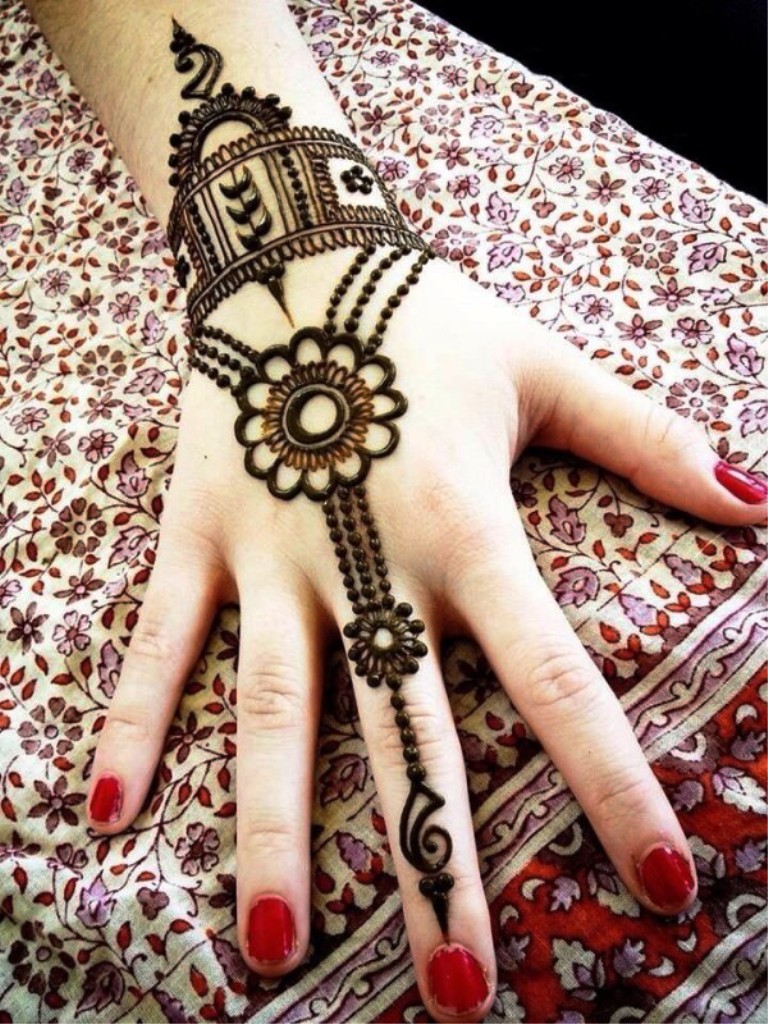 15 Beautiful Bracelet Mehndi Designs Flawssy