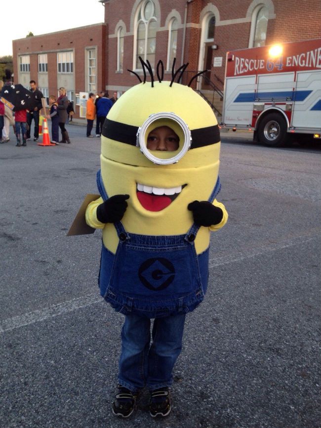25 Minions Halloween Costume Ideas To Look Cute And Funny Flawssy 25 Minions Halloween Costume Ideas To Look Cute And Funny Flawssy