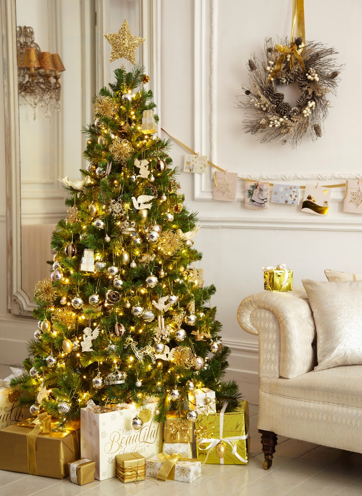 30 Gold Christmas Decorations Ideas For Home  Flawssy