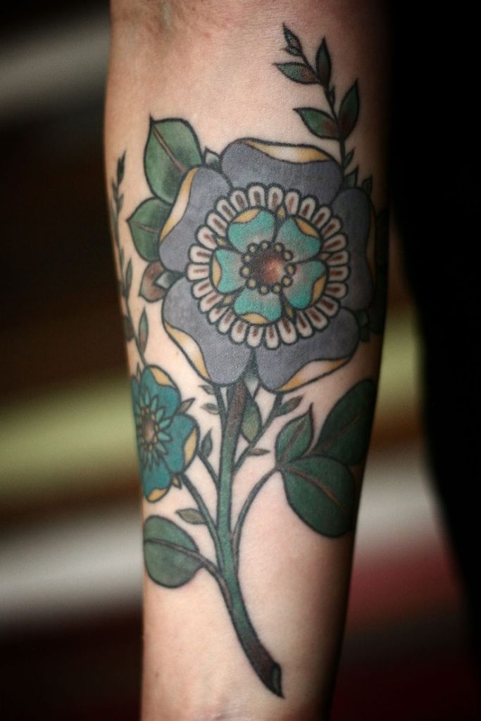 Geometric Tattoo Flower Ideas - Flawssy