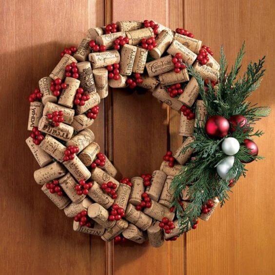 A Christmas wreath made of corks (1)