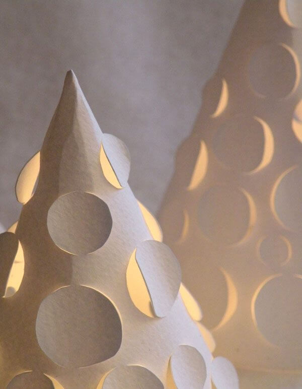 A cardboard Christmas tree (1)