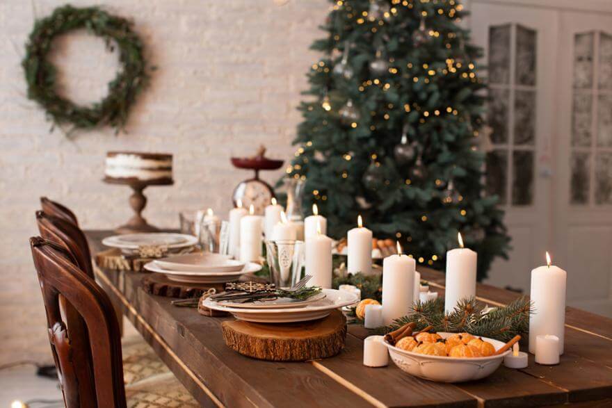 A gorgeous Christmas centerpiece with candles (1)