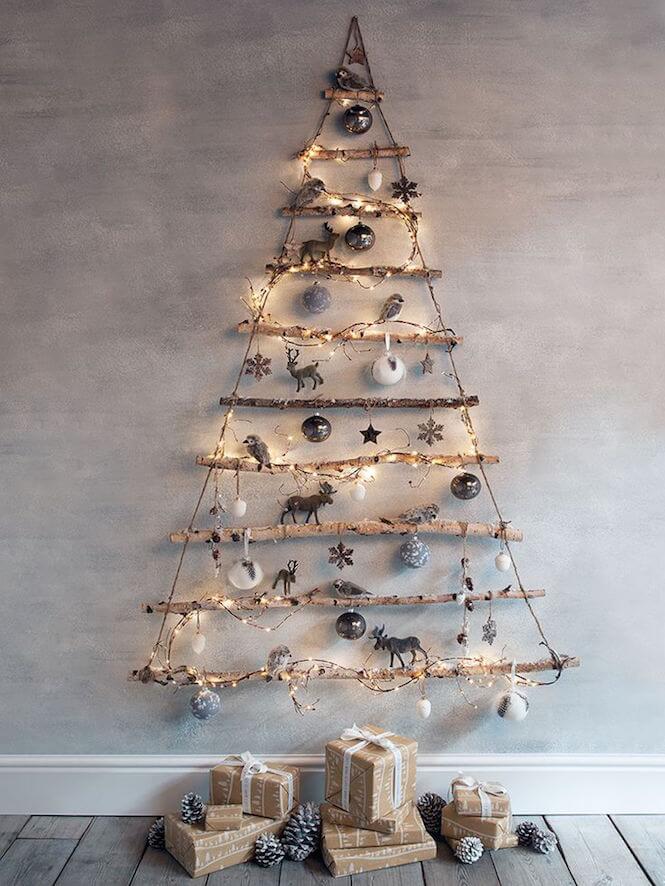 A wooden Christmas tree to hang