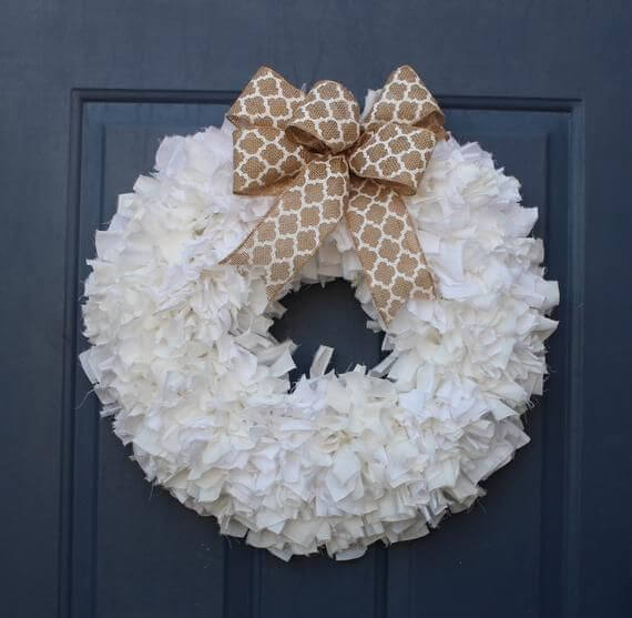 A wreath made of fabric pieces (1)