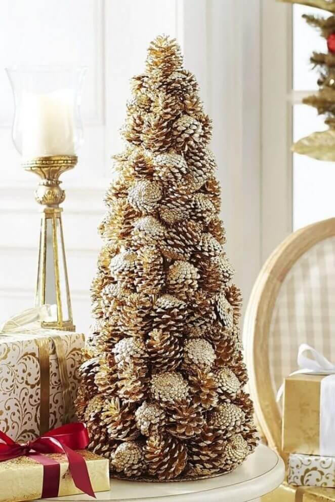 An original Christmas tree made of pine cones (1)
