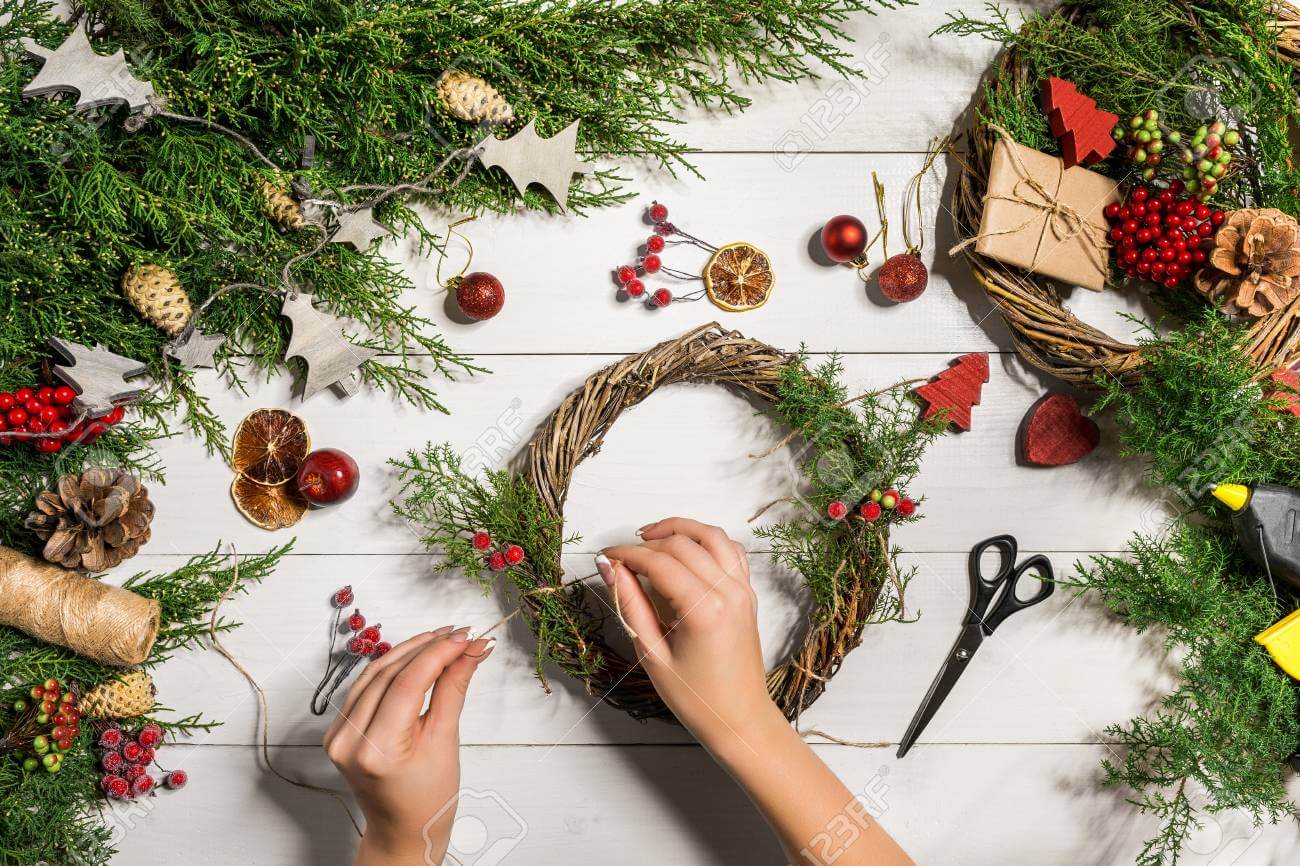DIY unique christmas wreaths (1)