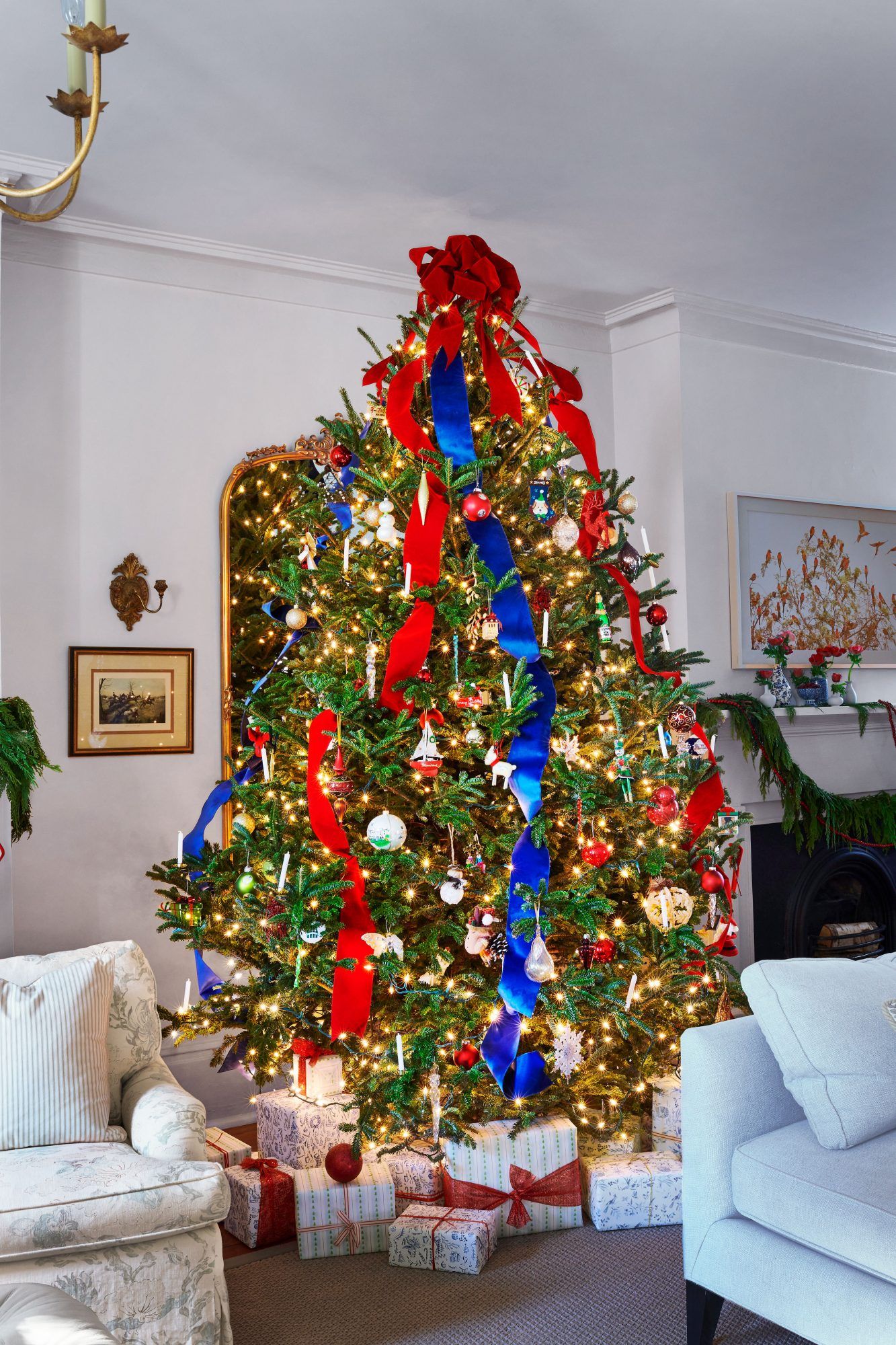 Decorate your tree with strong colors