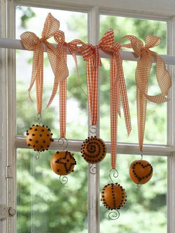 Oranges hanging from the window (1)