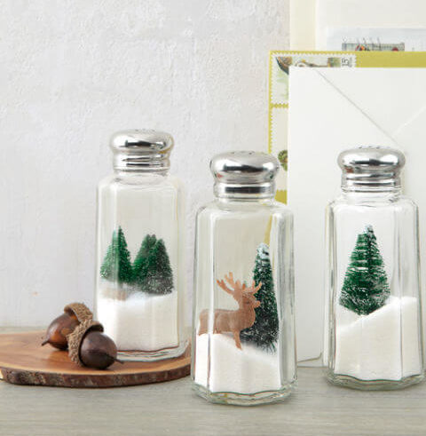 Salt shakers with figurines to decorate the Christmas table (1)