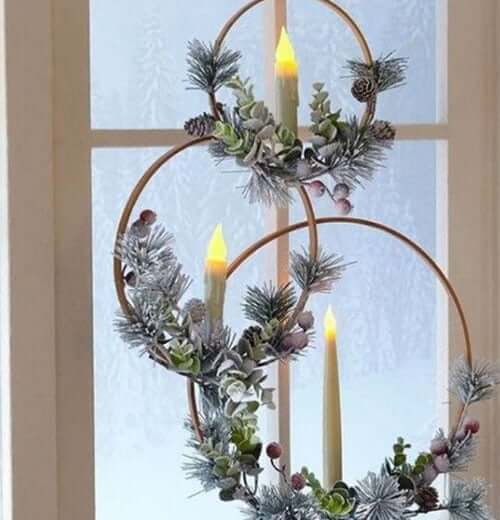 Wreaths with candle 