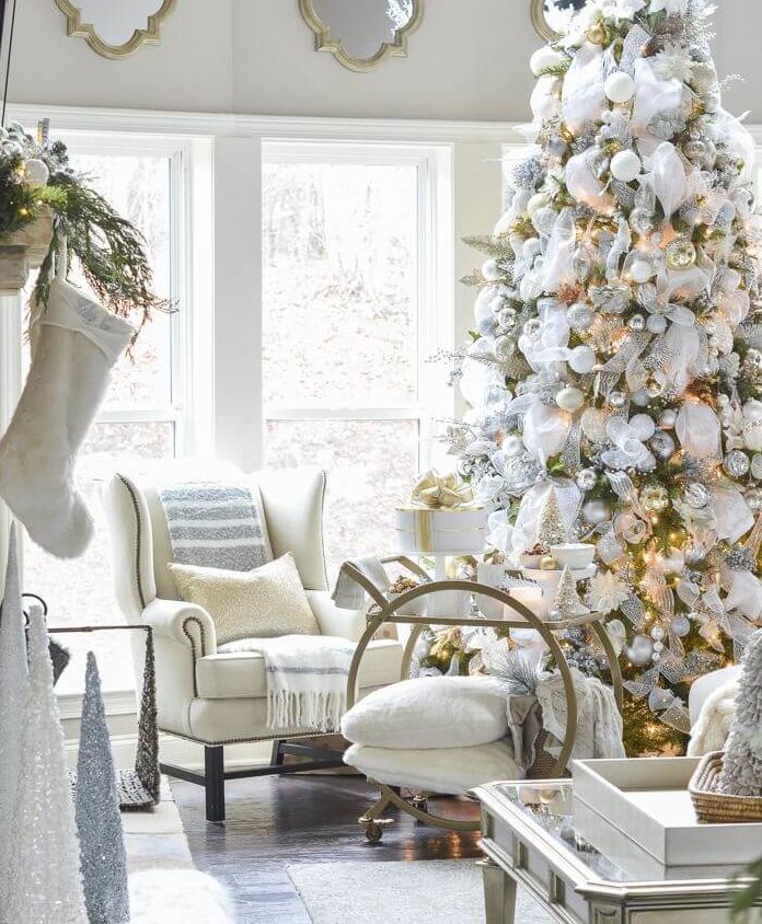 20 Ideas for Gorgeous White Christmas Trees