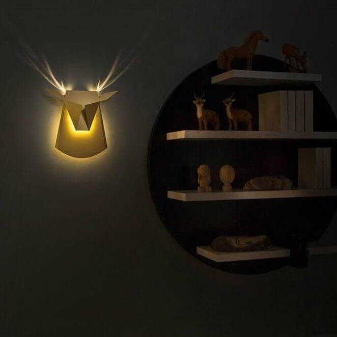 A contemporary deer wall lamp (1)