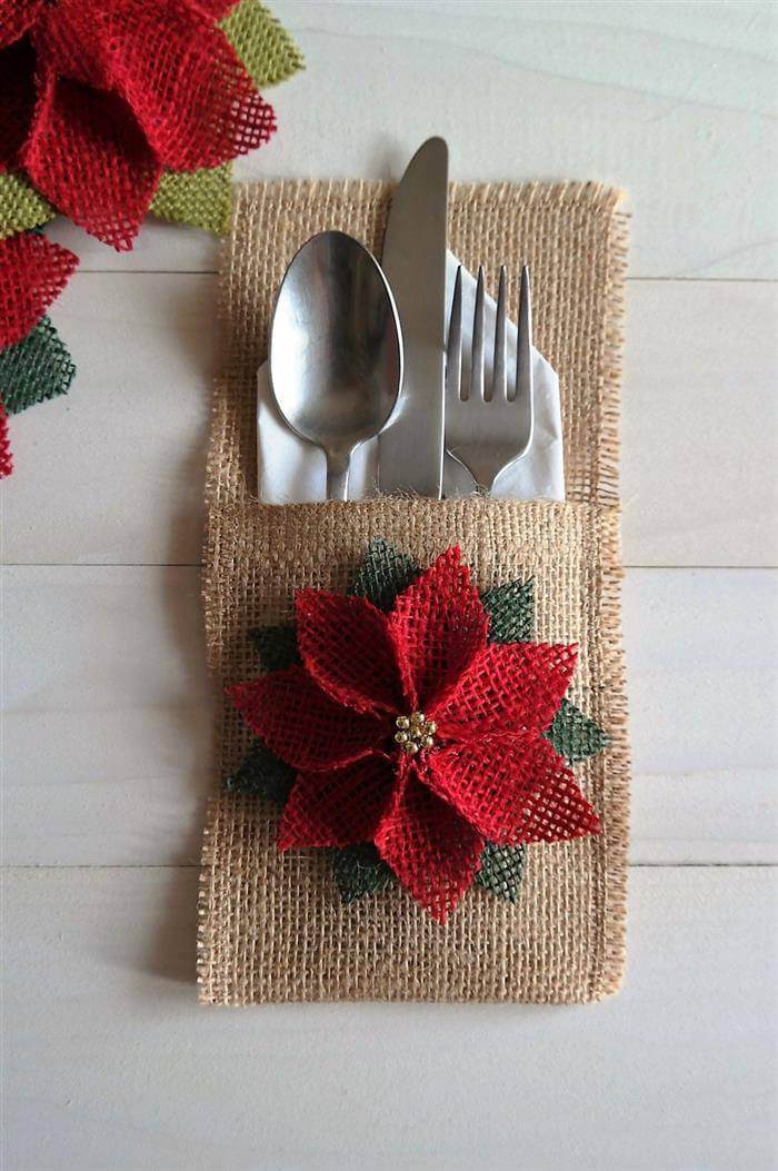 A cutlery holder with a poinsettia (1)