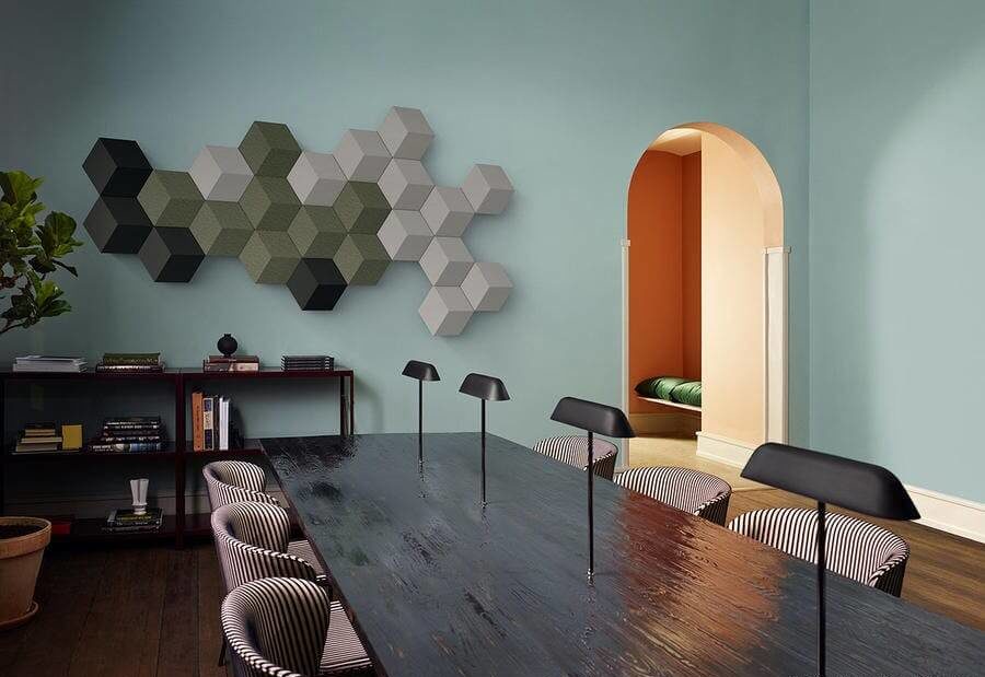 A high tech and decorative wall speaker (1)