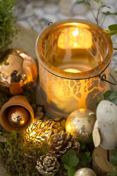 A light garland in the shape of a leaf for the table decoration (1)