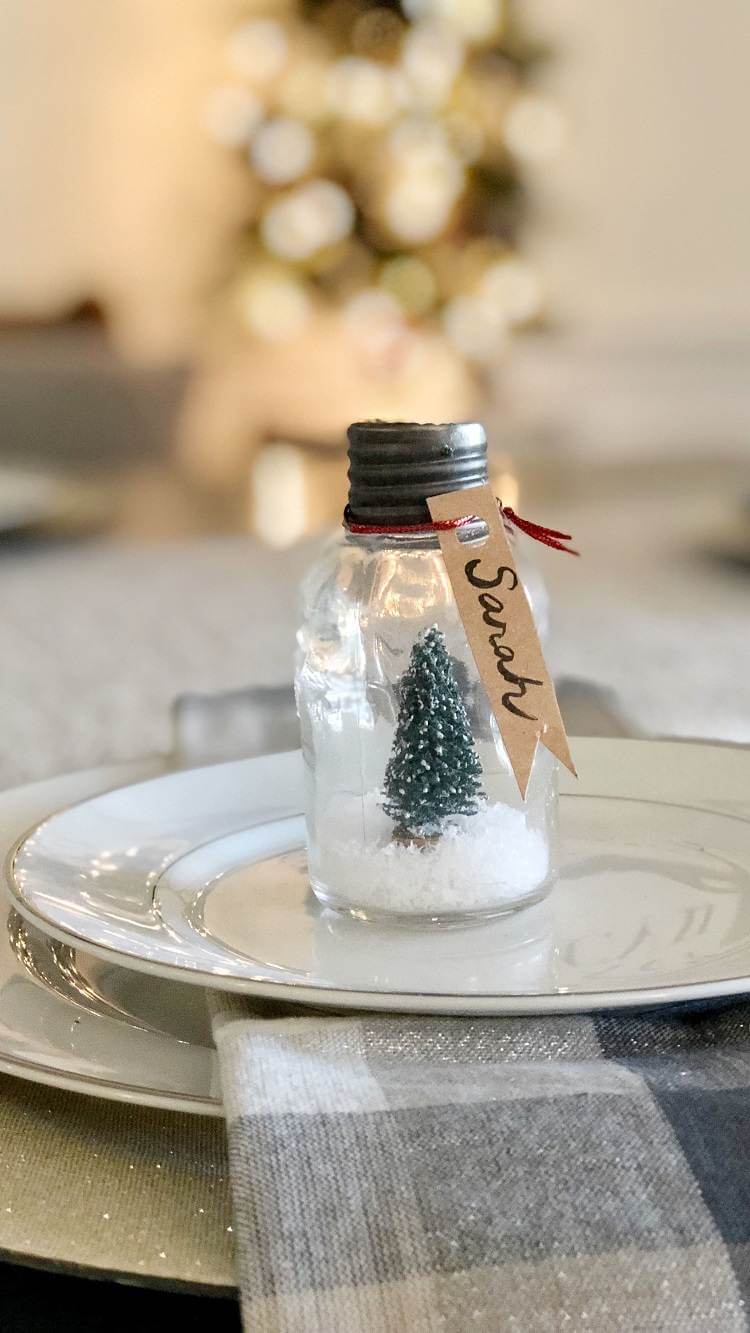 A little magical staging placed under a glass jar! (1)