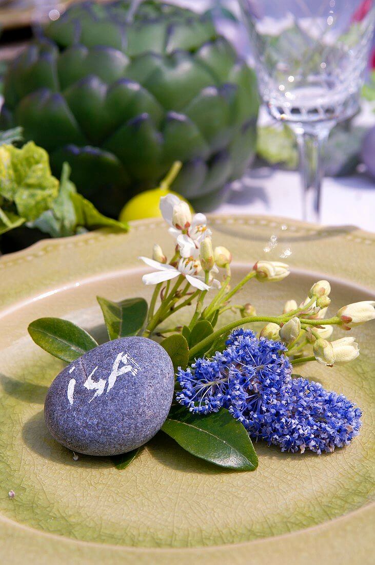 A pebble place card (1)