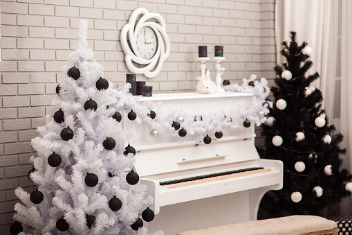 A stylish white and black Christmas tree (1)