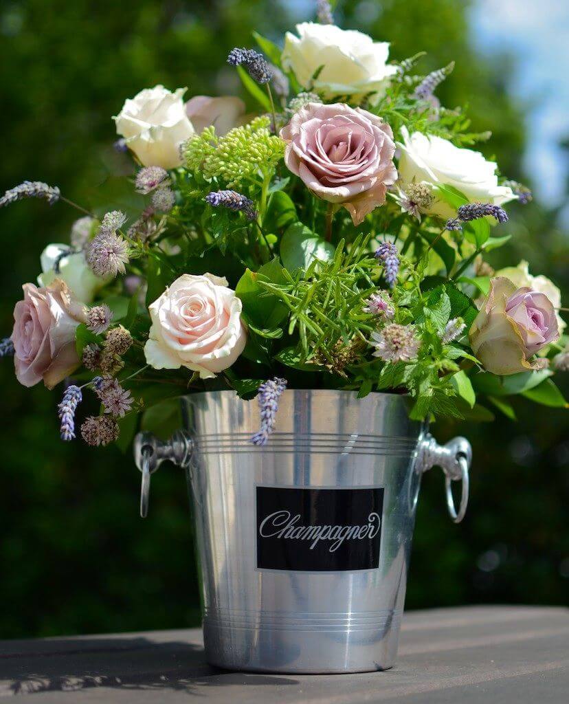 An elegant champagne bucket as the centerpiece 