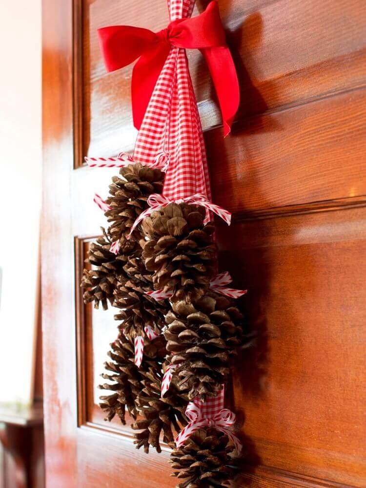 An original party decoration idea made from pine cones (1)