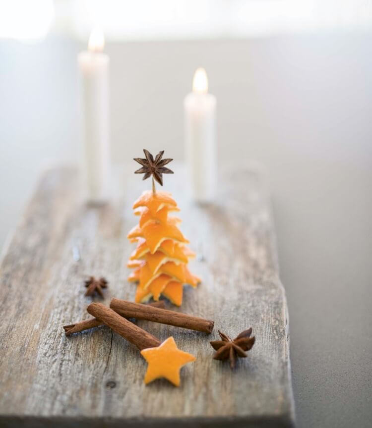 An unusual Christmas tree made of orange peels in the shape of stars (1)