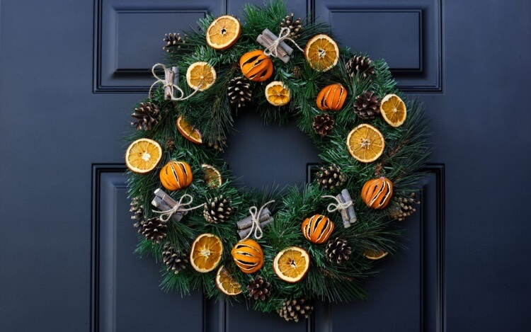 Christmas door wreath decorated with natural materials (1)