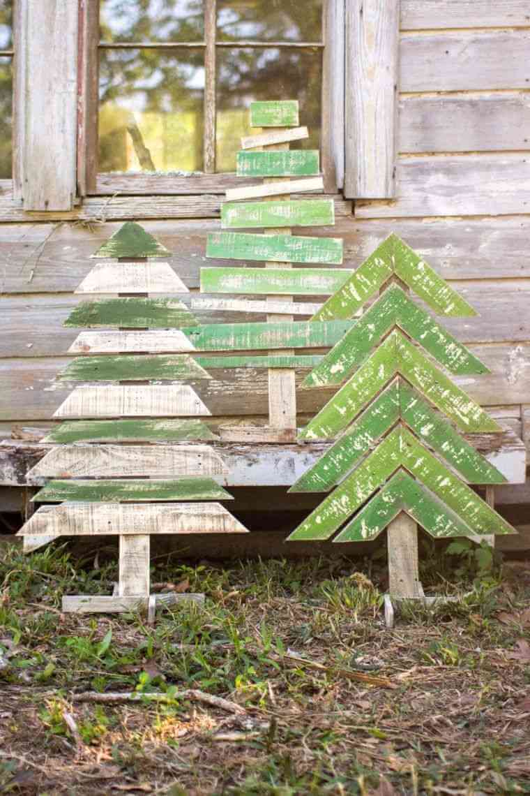 DIY Christmas tree for outdoors (1)