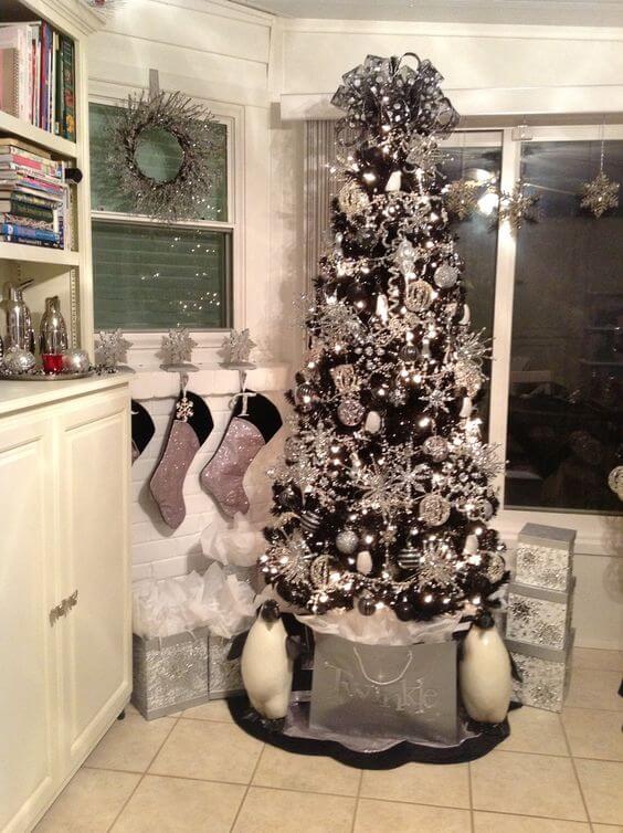 Decorate a glamorous Christmas tree in black 2 (1)