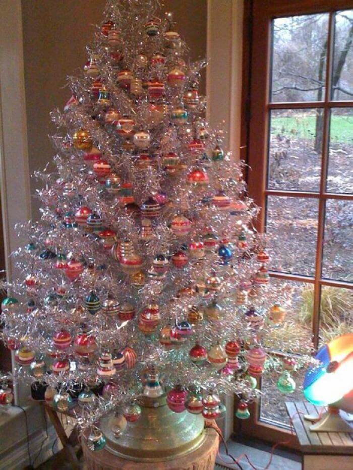 Decorating ideas for a silver Christmas tree 3 (1)