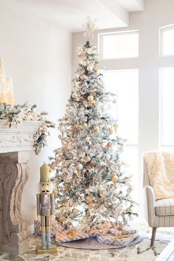 Decorating ideas for a silver Christmas tree 4 (1)