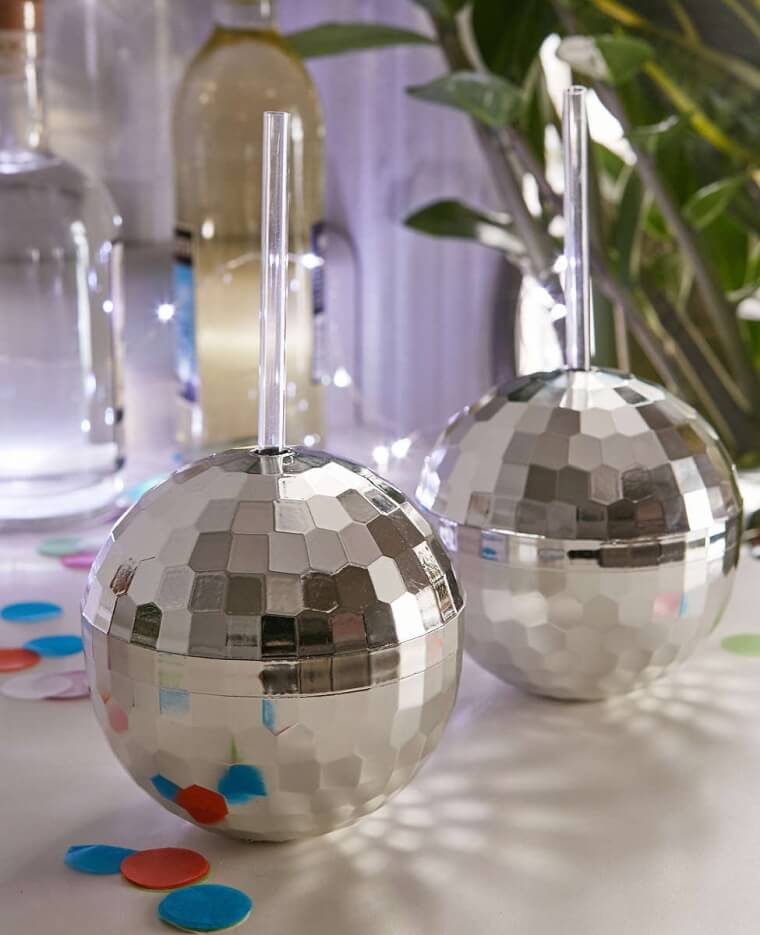 Decorative balls as table glasses (1)