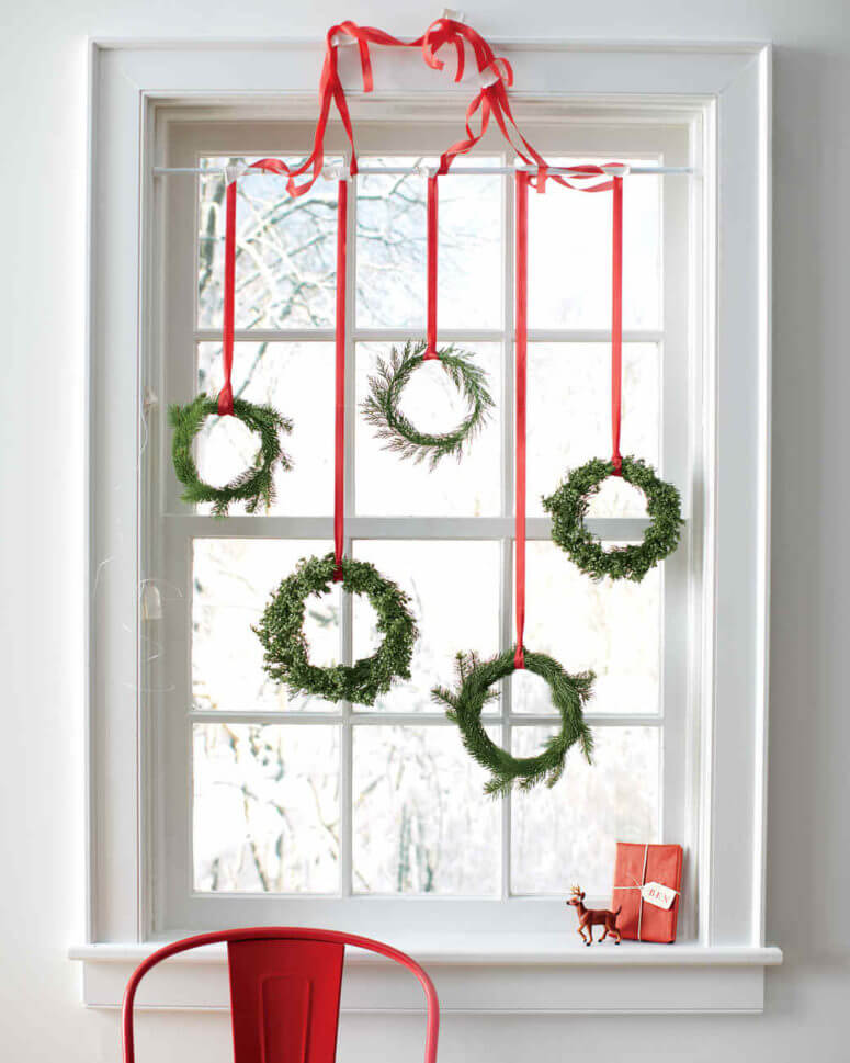 Do-it-yourself Christmas decoration to spruce up a window (1)