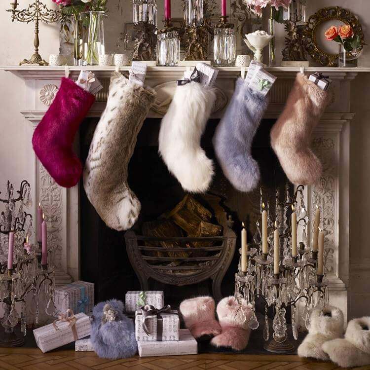 Do-it-yourself faux fur and plush Christmas boots (1)