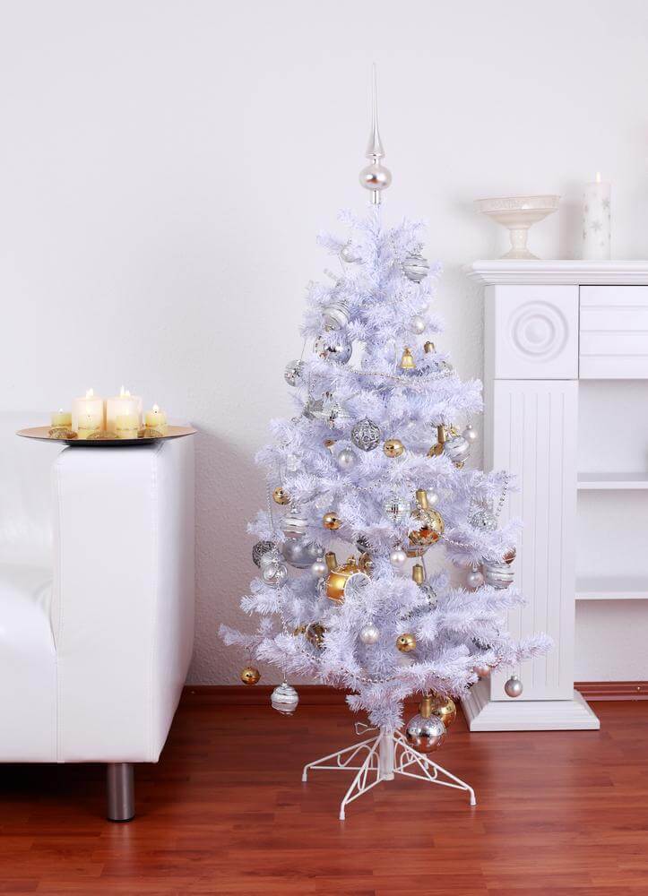 Gold and refined silver for a small white Christmas tree