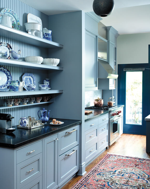 Gray-blue in the kitchen (1)