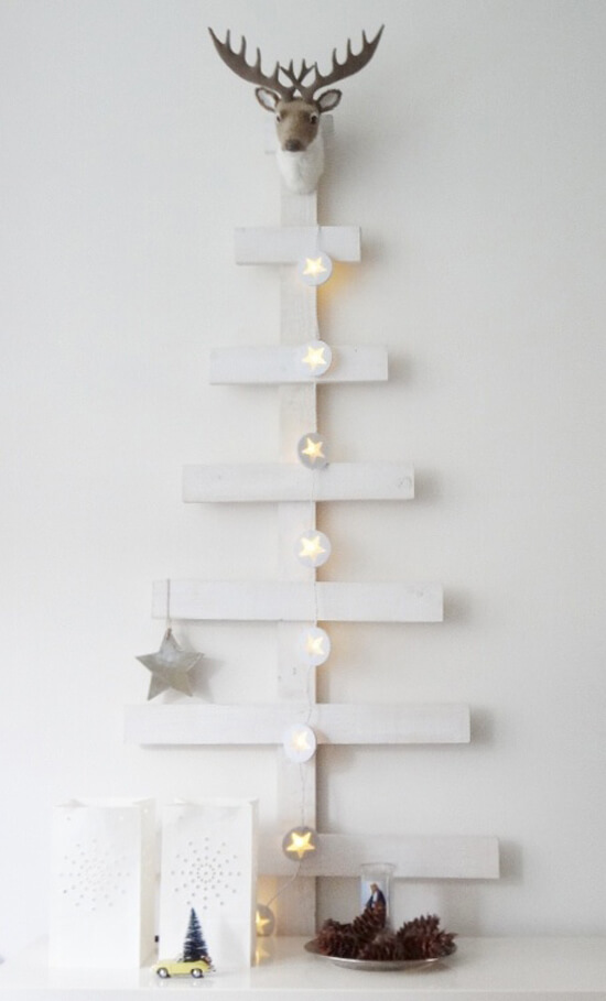 Minimalist wooden tree (1)