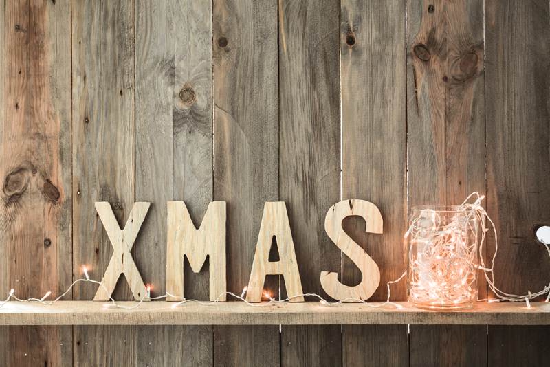 Nordic-inspired Christmas letters to put on furniture (1)