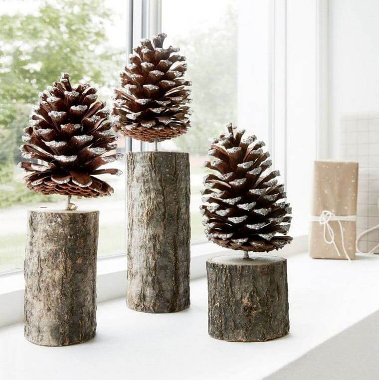 Pine cone with cork (1)