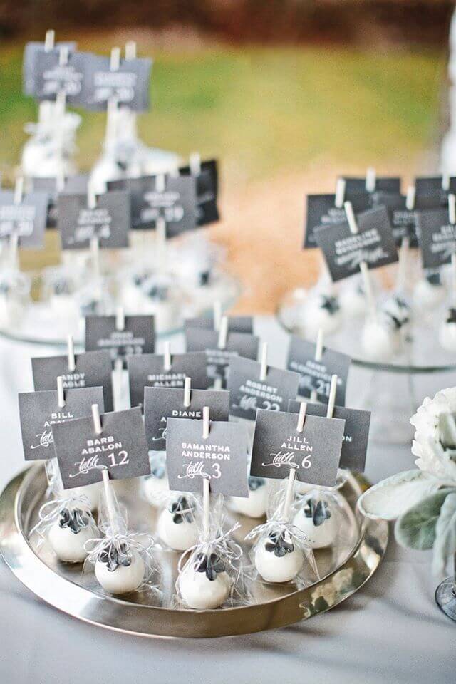 Place card cake pops 