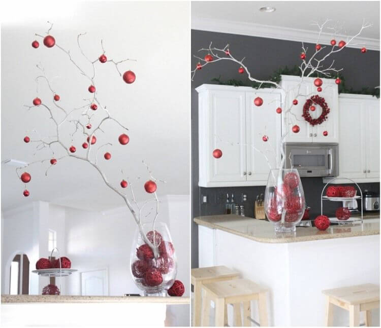 Red ball decoration (1)