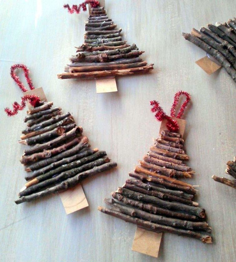 Rustic decorations in the shape of Christmas trees