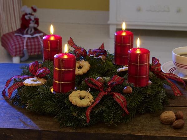 Scottish Christmas candles (1)