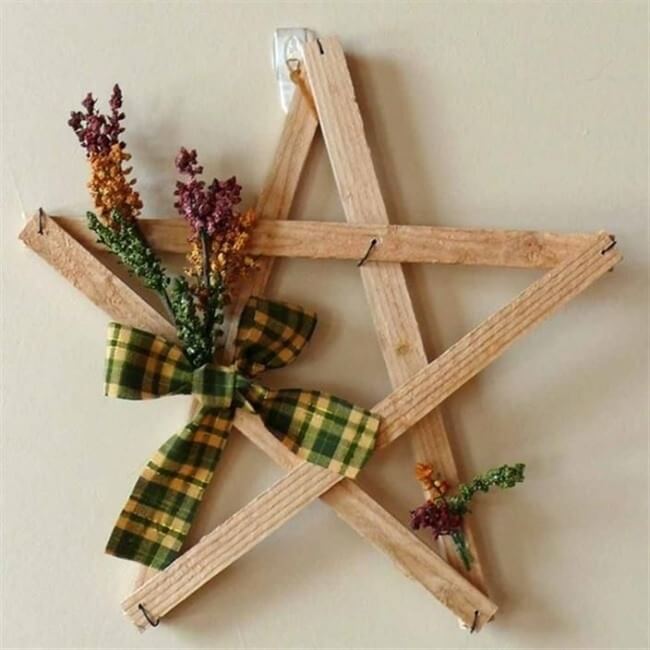 Star shaped reclaimed wood Christmas decoration (1)